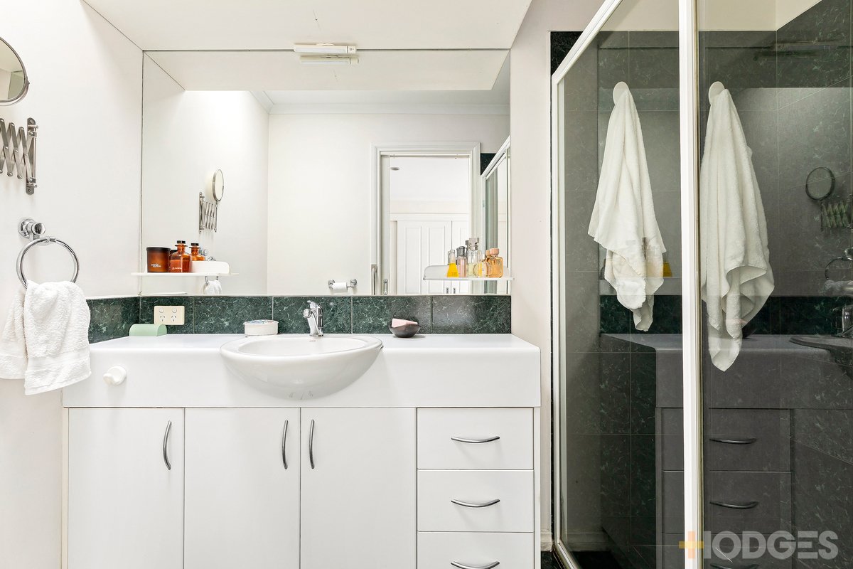 2 / 5 Edinburgh Street Hampton - Residential for sale