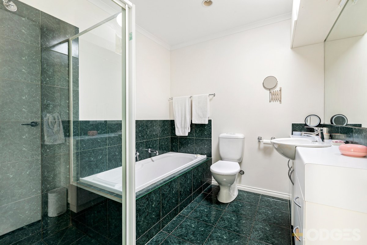 2 / 5 Edinburgh Street Hampton - Residential for sale