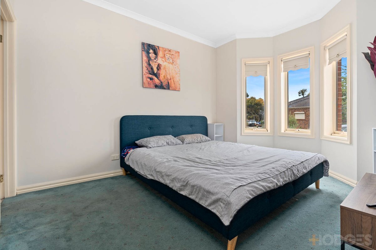 2 / 5 Gill Place Hoppers Crossing - Residential for sale