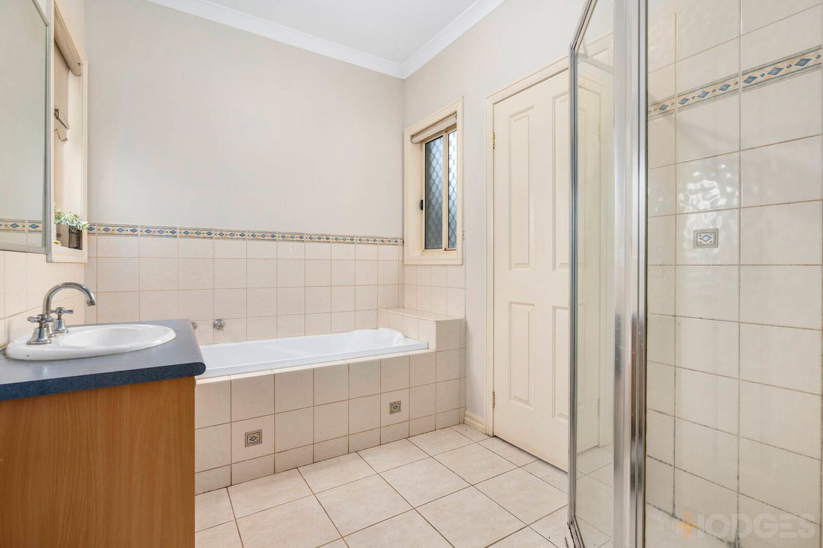 2 / 5 Gill Place Hoppers Crossing - Residential for sale