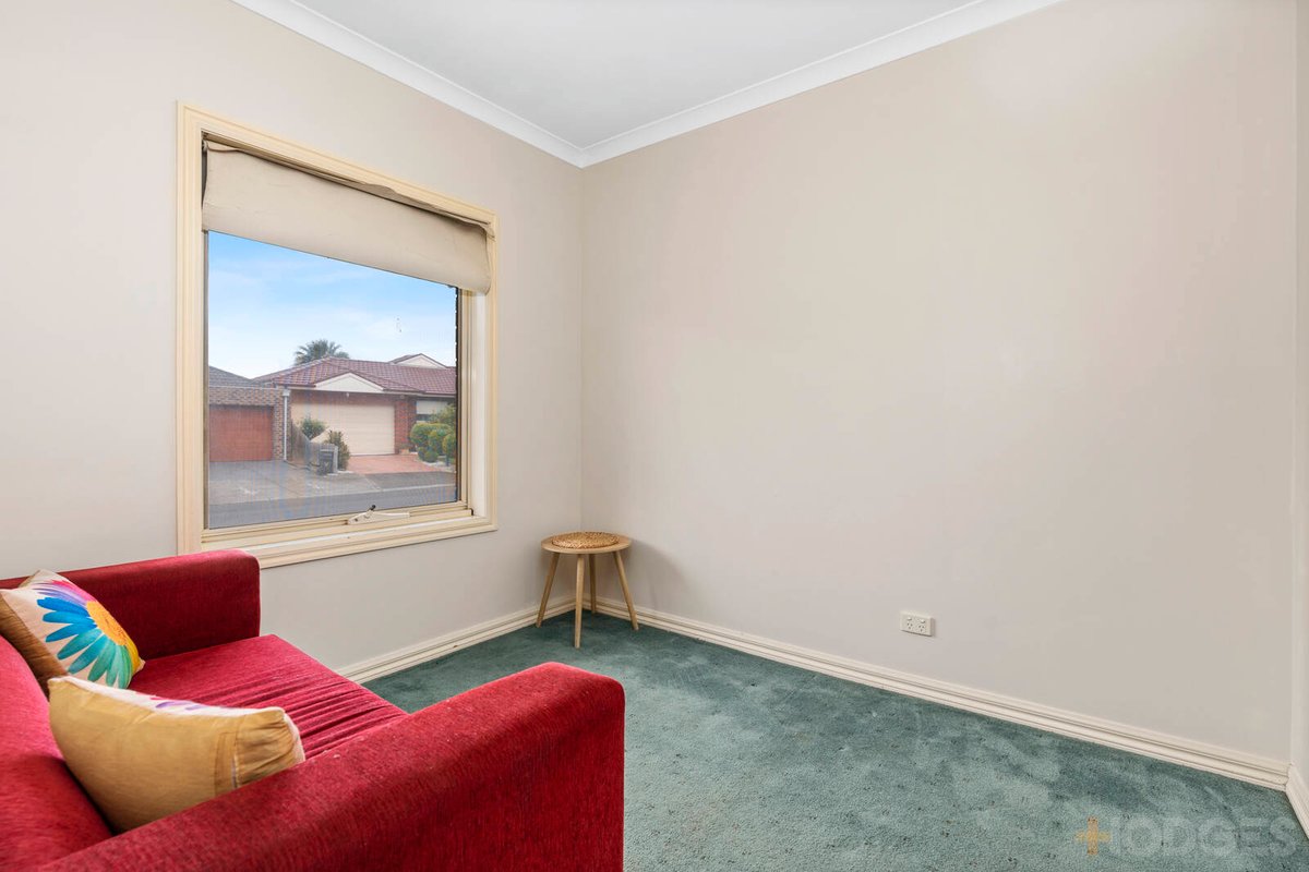 2 / 5 Gill Place Hoppers Crossing - Residential for sale