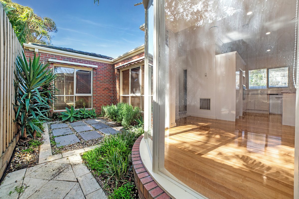 2 / 5 Hastings Street HAMPTON - Residential for lease