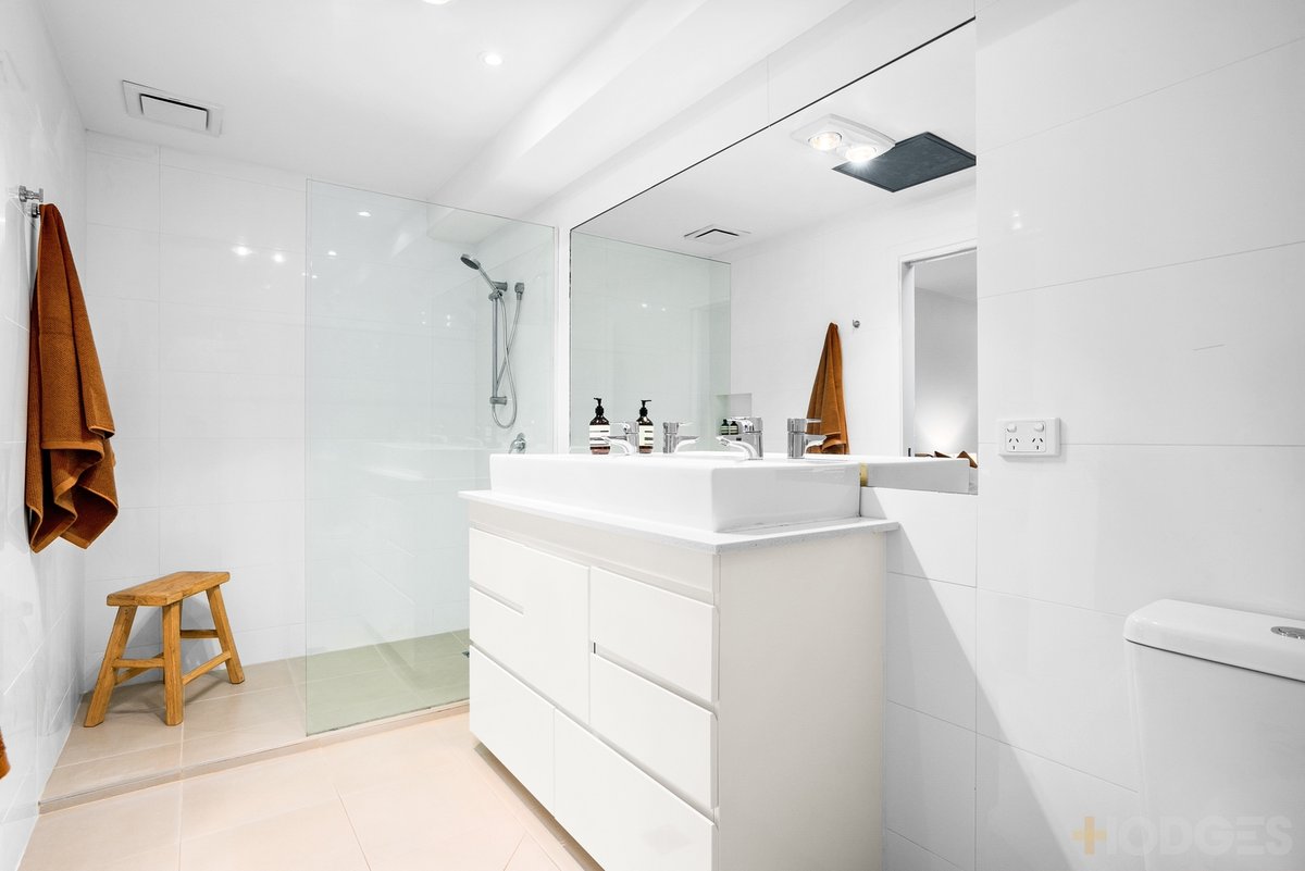2 / 5 Maury Road Chelsea - Residential for sale