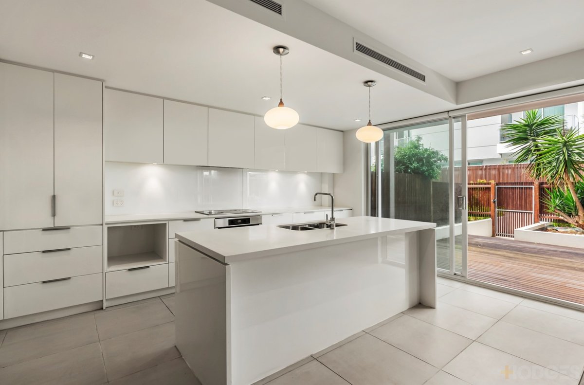 25 / 15 Beach Road Hampton - Residential for sale