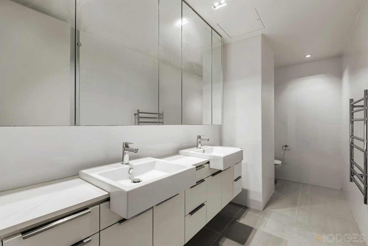 25 / 15 Beach Road Hampton - Residential for sale