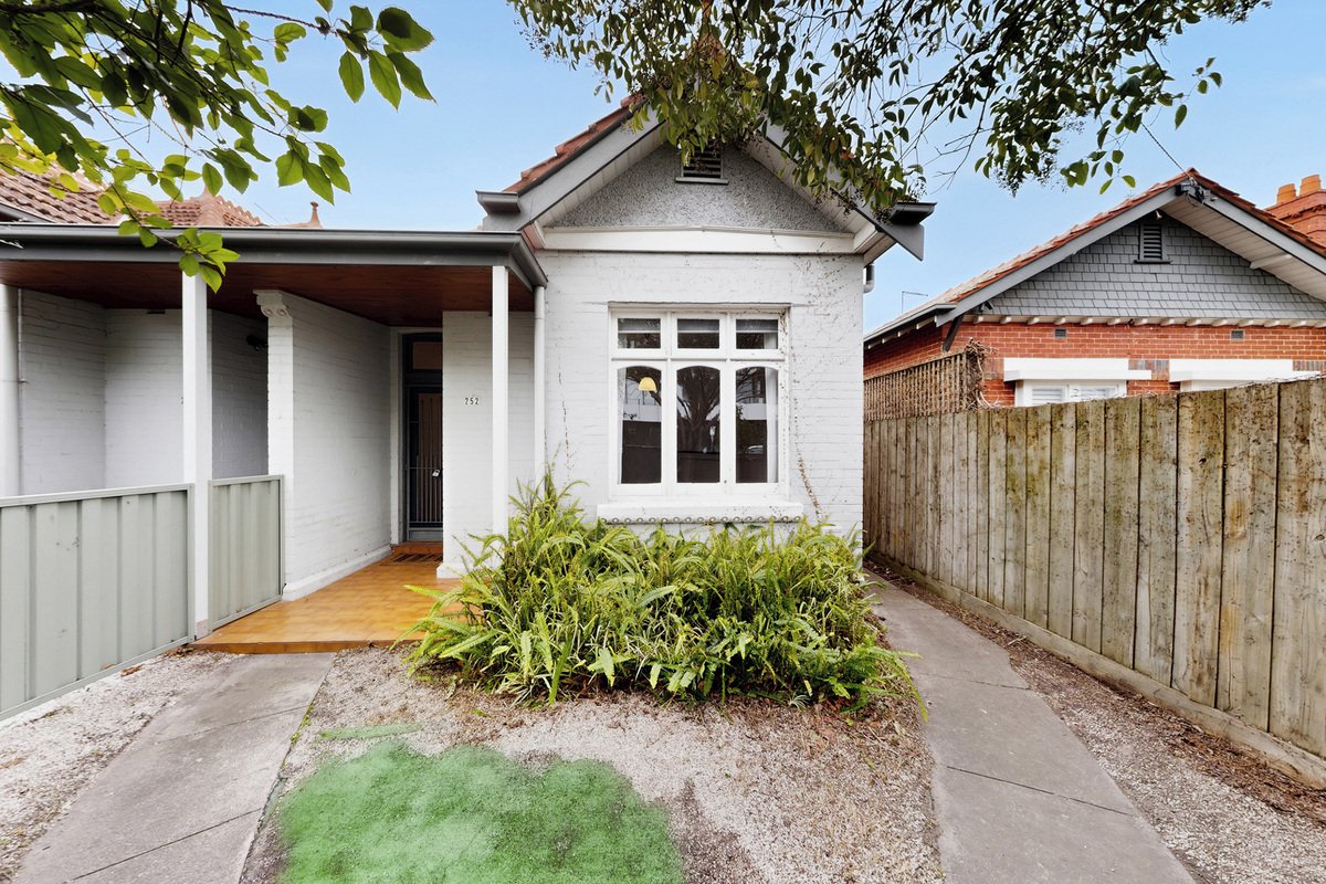 252 Alma Road CAULFIELD NORTH - 3 bedroom property