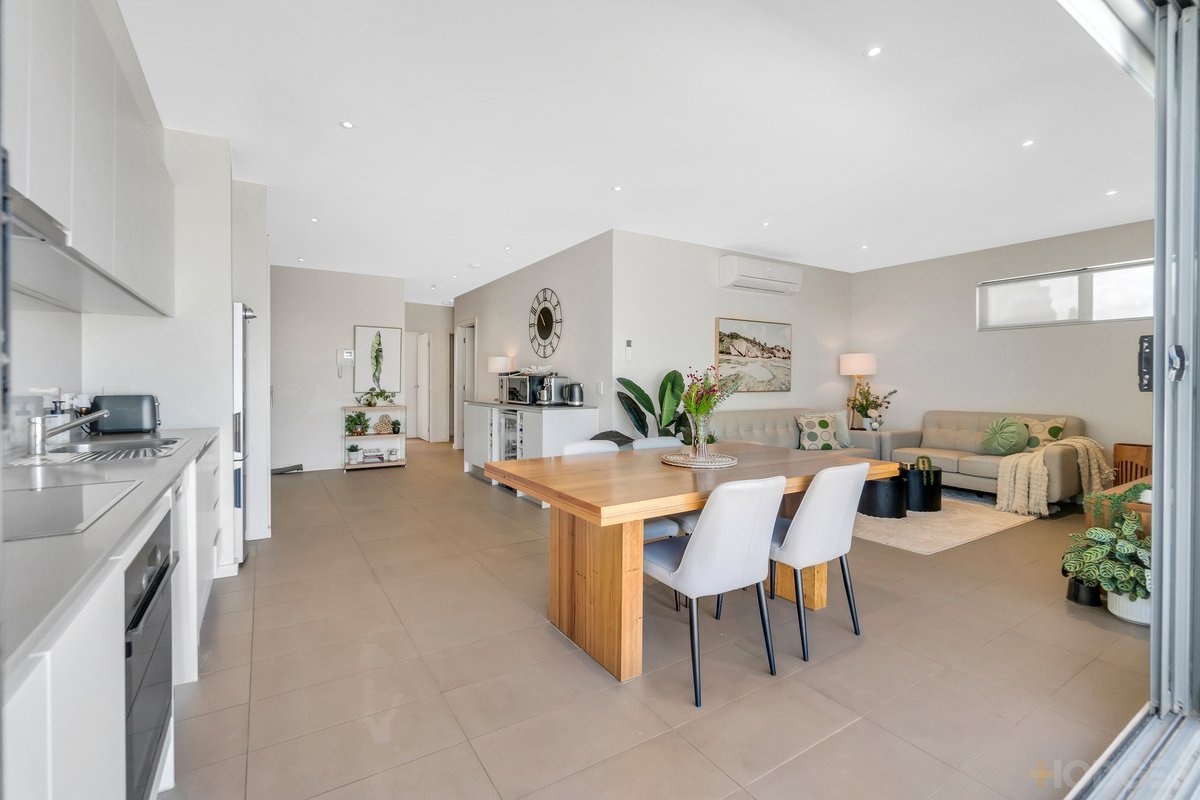 25 / 31-35 Como Parade East Mentone - Residential for sale