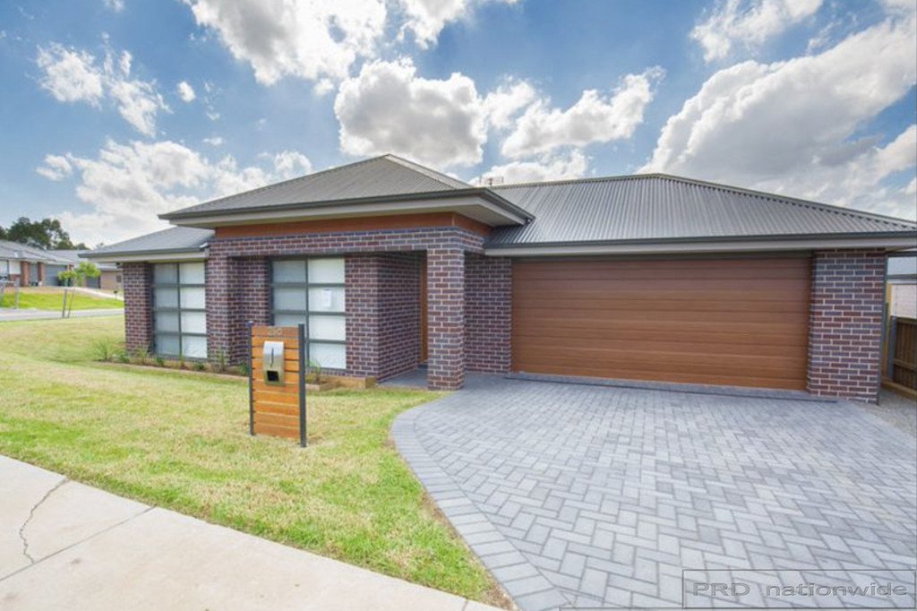 26 Finch Crescent, ABERGLASSLYN NSW 2320