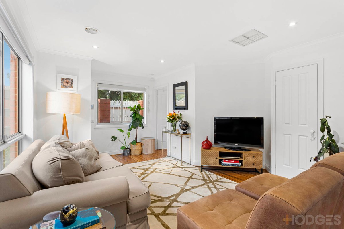 2 / 6 Flowerdale Road Hampton East - Residential for sale
