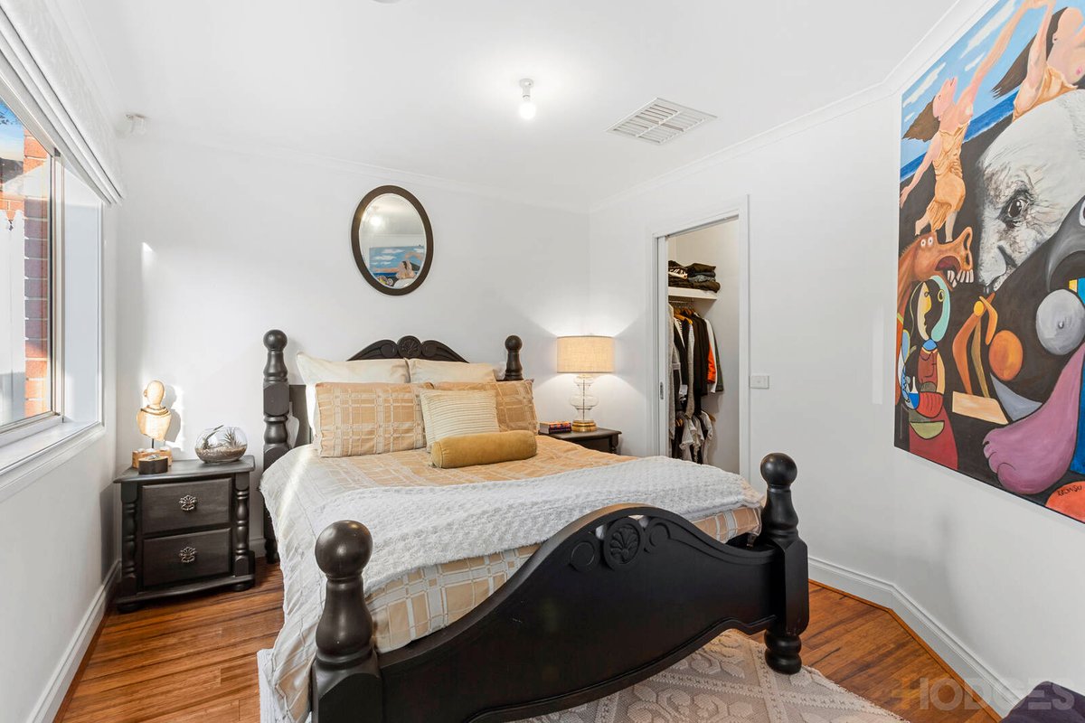 2 / 6 Flowerdale Road Hampton East - Residential for sale