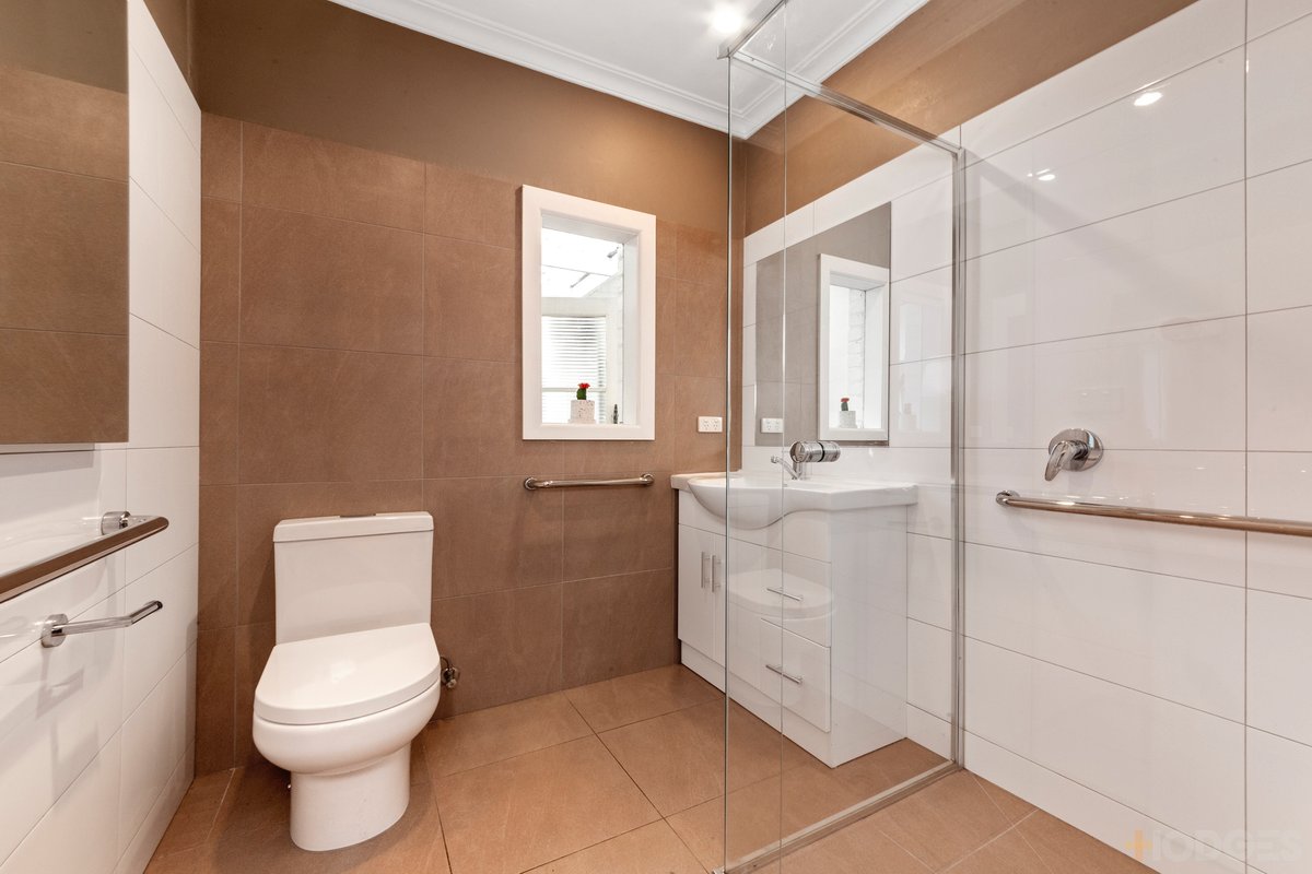 26 Widdop Crescent Hampton East - Residential for sale