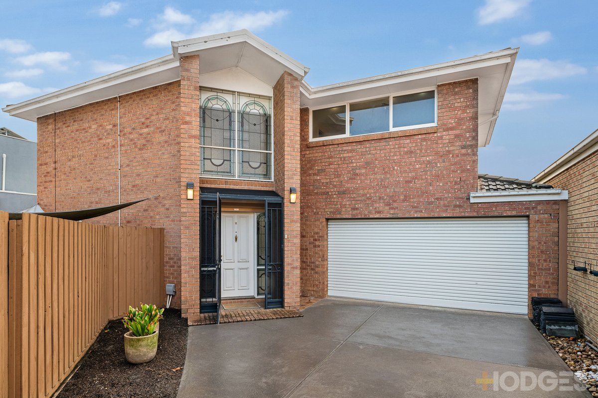 2 / 6 Winston Drive Caulfield South - 4 bedroom property