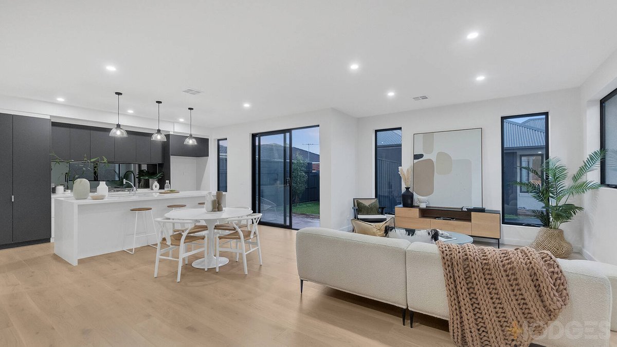 2 / 61 Follett Road Cheltenham - Residential for sale