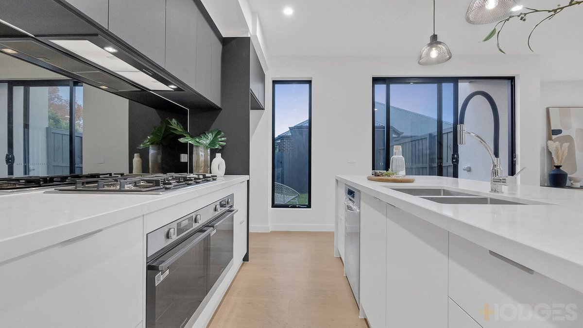 2 / 61 Follett Road Cheltenham - Residential for sale