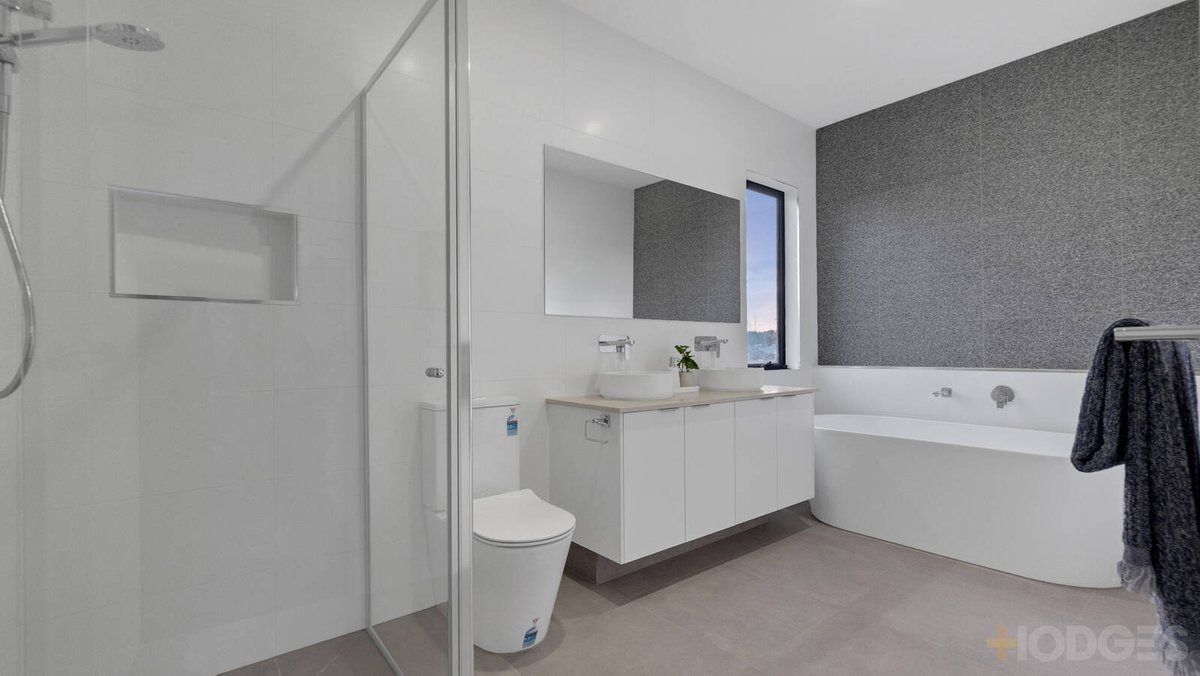 2 / 61 Follett Road Cheltenham - Residential for sale