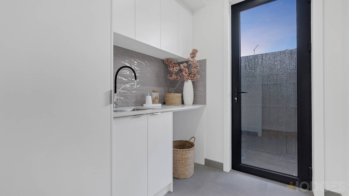 2 / 61 Follett Road Cheltenham - Residential for sale