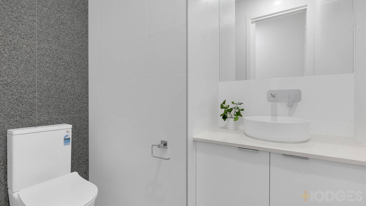 2 / 61 Follett Road Cheltenham - Residential for sale