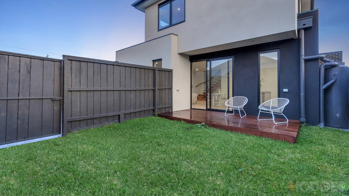 2 / 61 Follett Road Cheltenham - Residential for sale