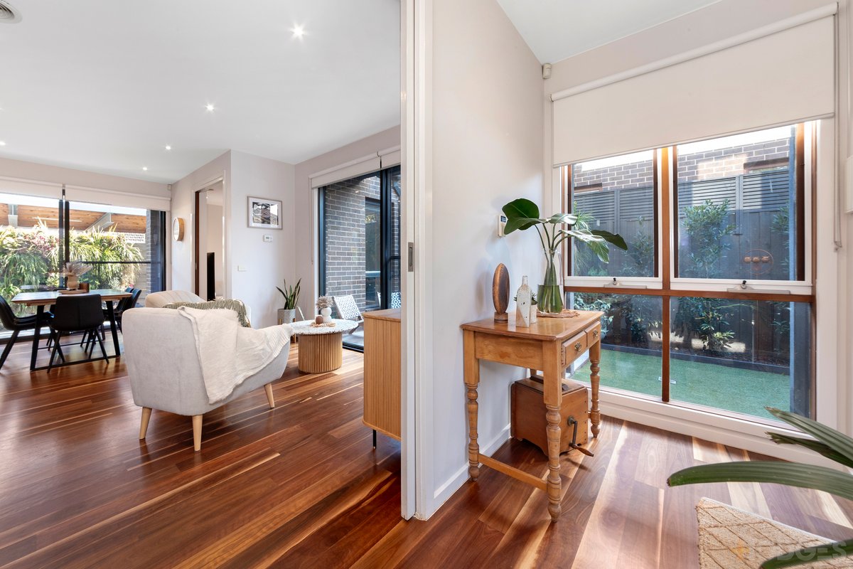 2 / 62 Highett Road Hampton - Residential for sale