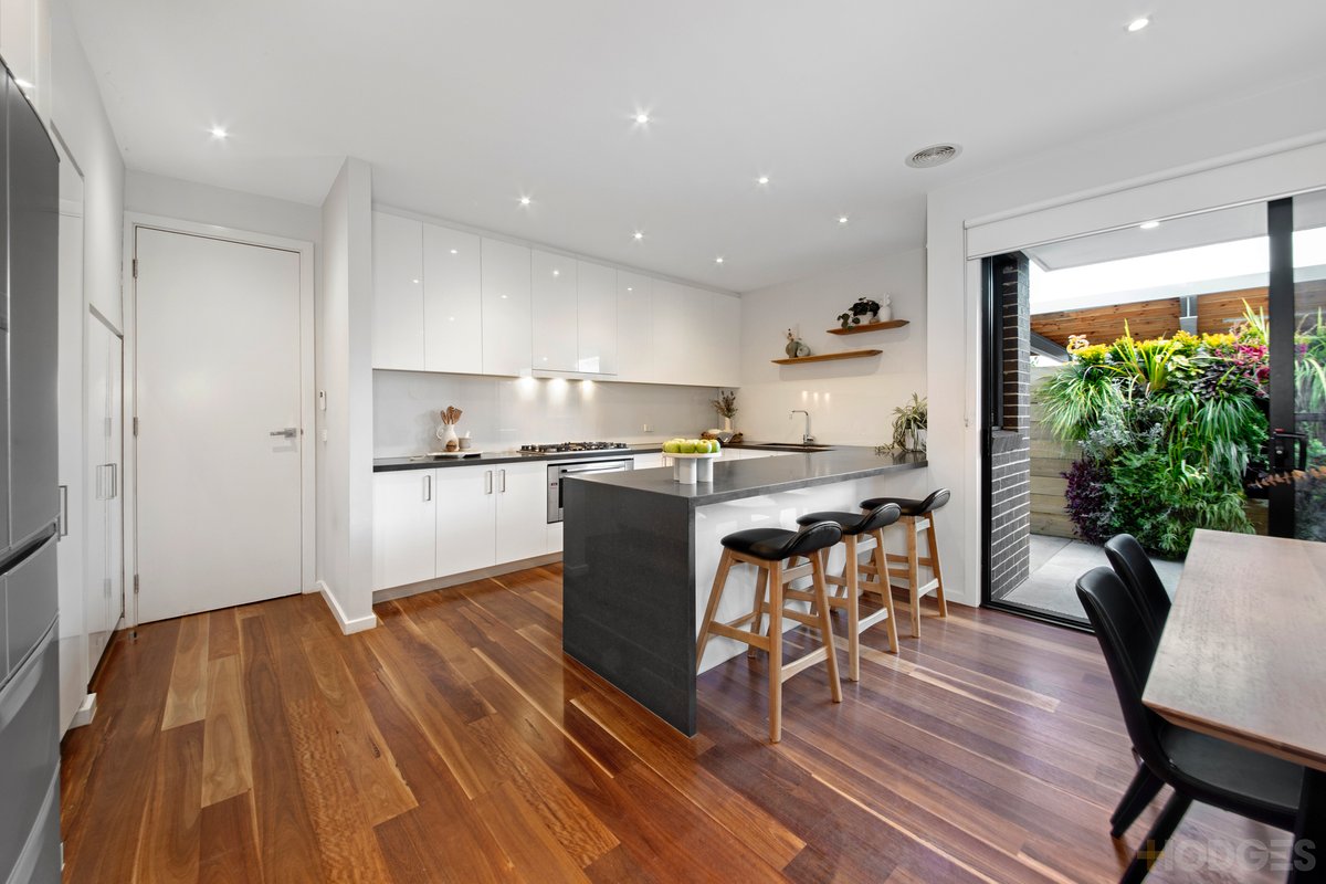 2 / 62 Highett Road Hampton - Residential for sale
