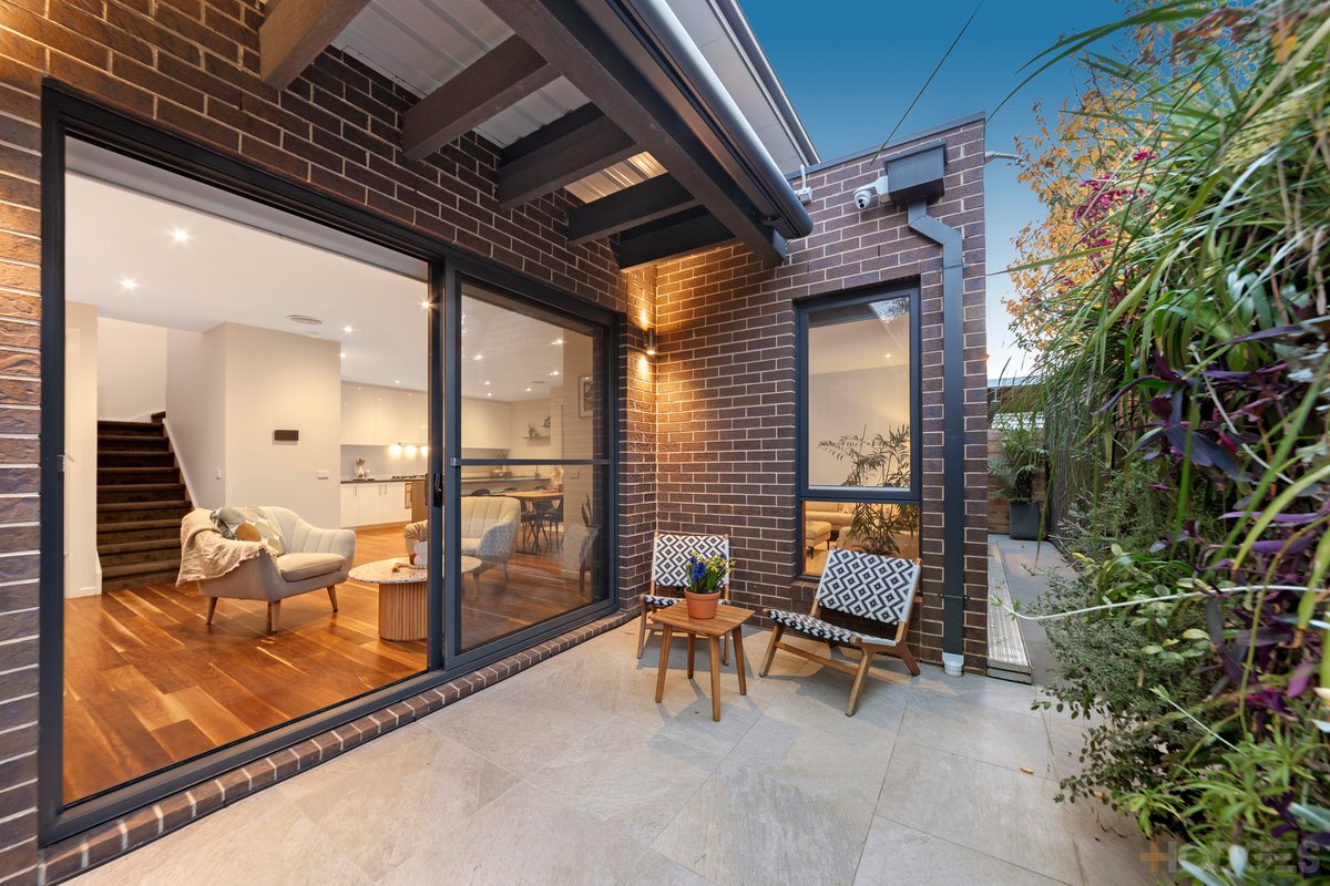 2 / 62 Highett Road Hampton - Residential for sale