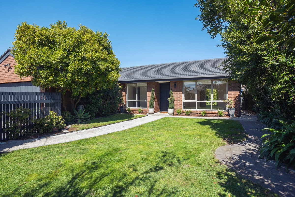 2 / 62 Lower Dandenong Road Parkdale - 3 bedroom property