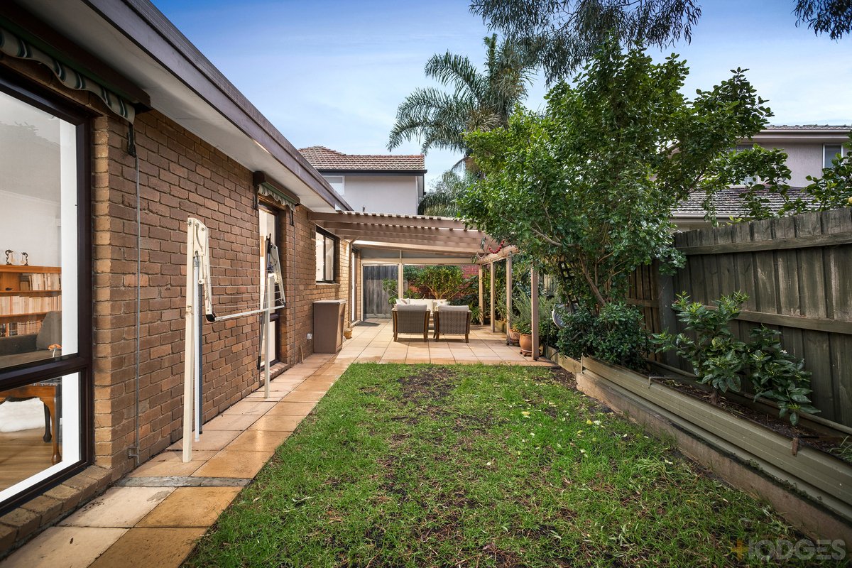 2 / 69 Crisp Street Hampton - Residential for lease