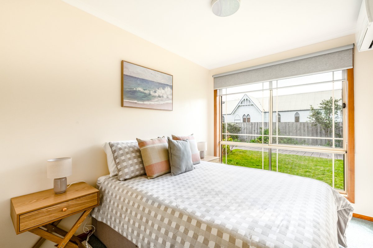 2 / 69 Hitchcock Ave Barwon Heads - Residential for lease