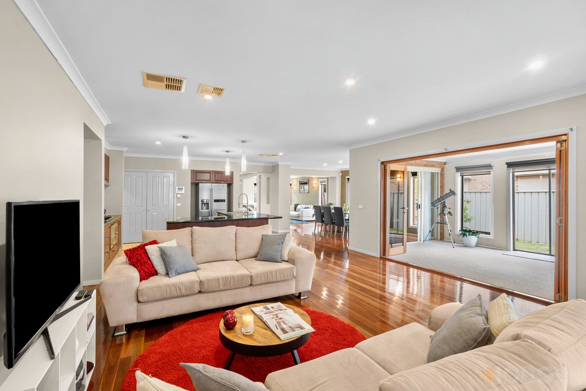 27 Caradon Drive Truganina - Residential for sale