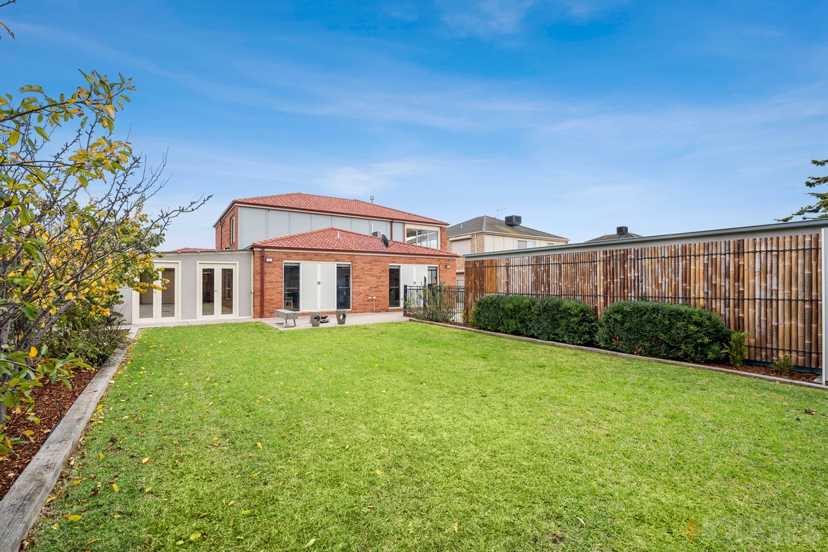 27 Caradon Drive Truganina - Residential for sale