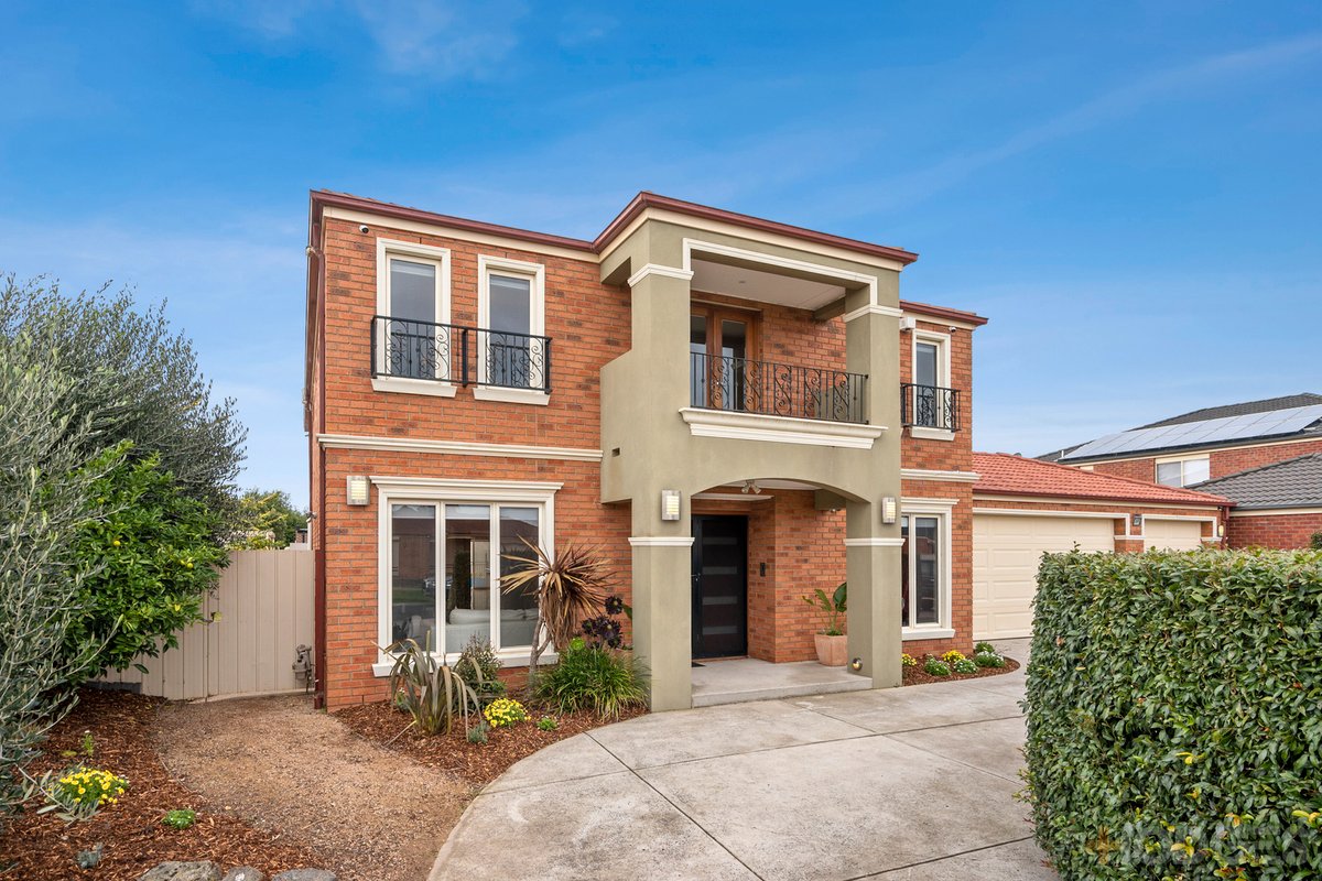 27 Caradon Drive Truganina - Residential for sale