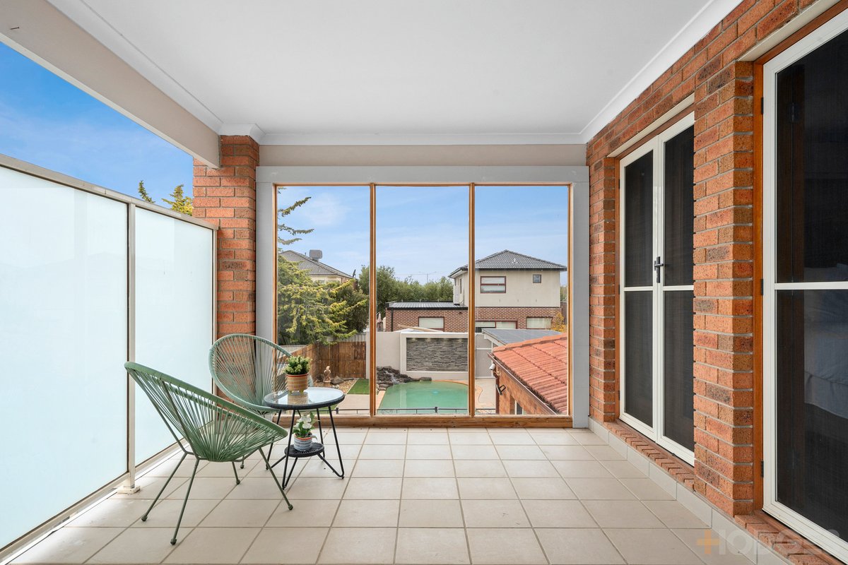 27 Caradon Drive Truganina - Residential for sale