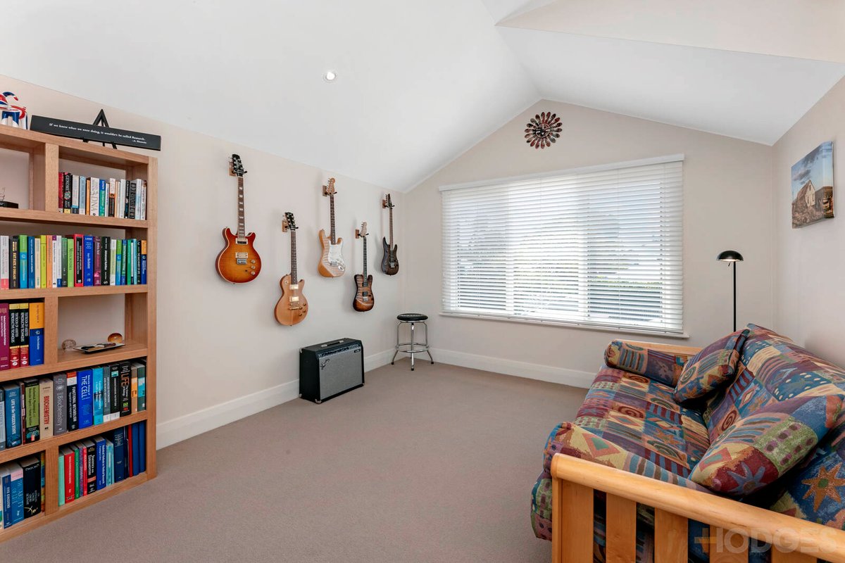 27 Ellindale Avenue Mckinnon - Residential for sale