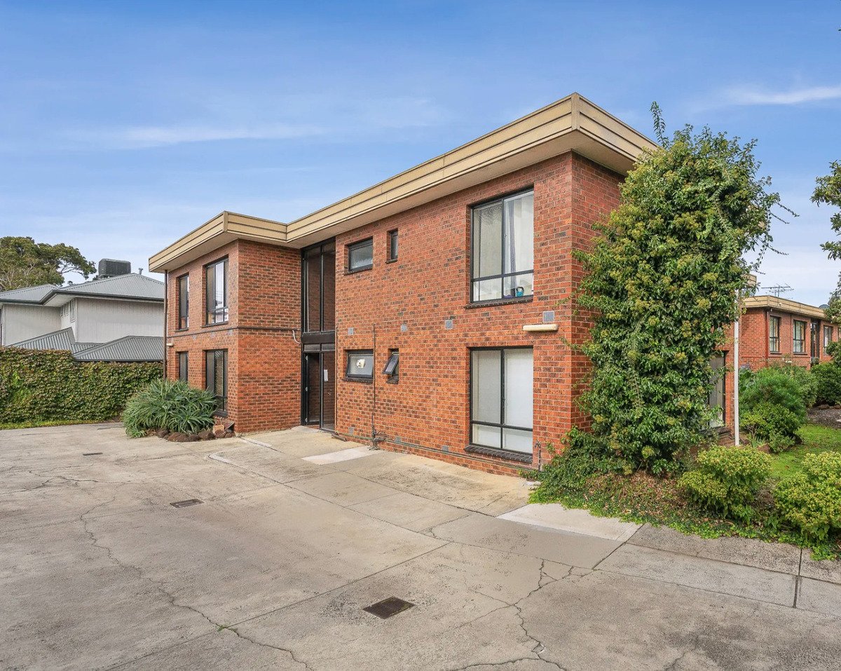 2 / 7 Hatfield Court West Footscray - Residential for sale