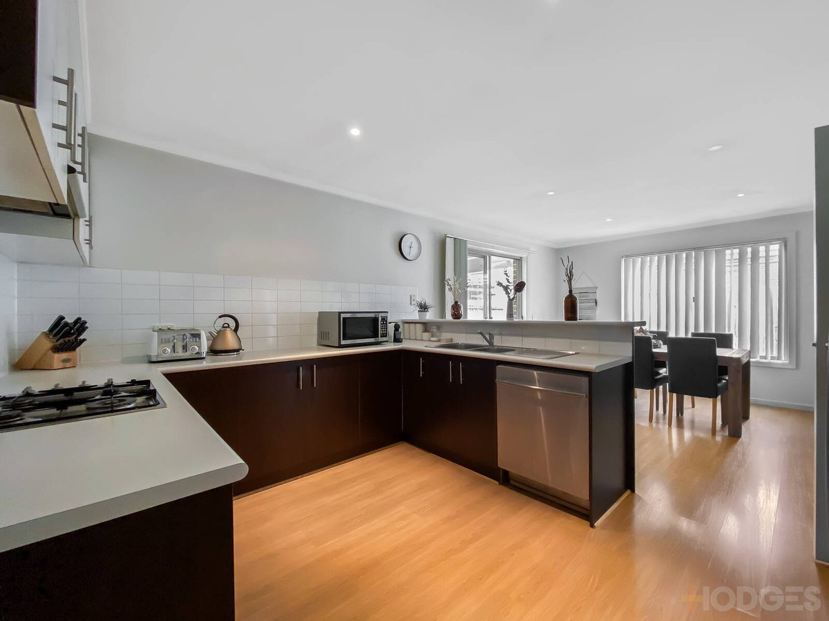 2 / 7 Montana Drive Werribee - Residential for sale