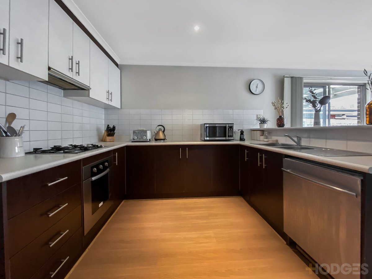 2 / 7 Montana Drive Werribee - Residential for sale