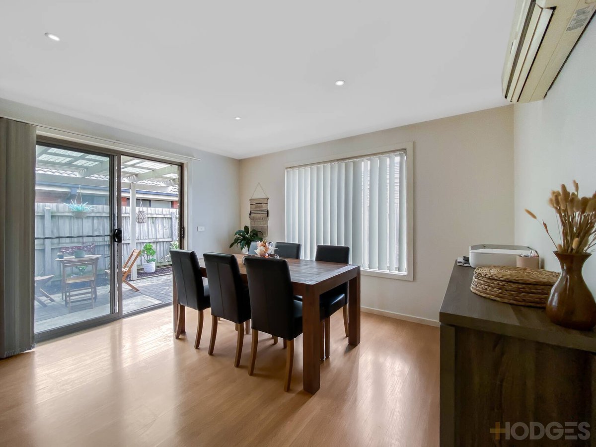 2 / 7 Montana Drive Werribee - Residential for sale