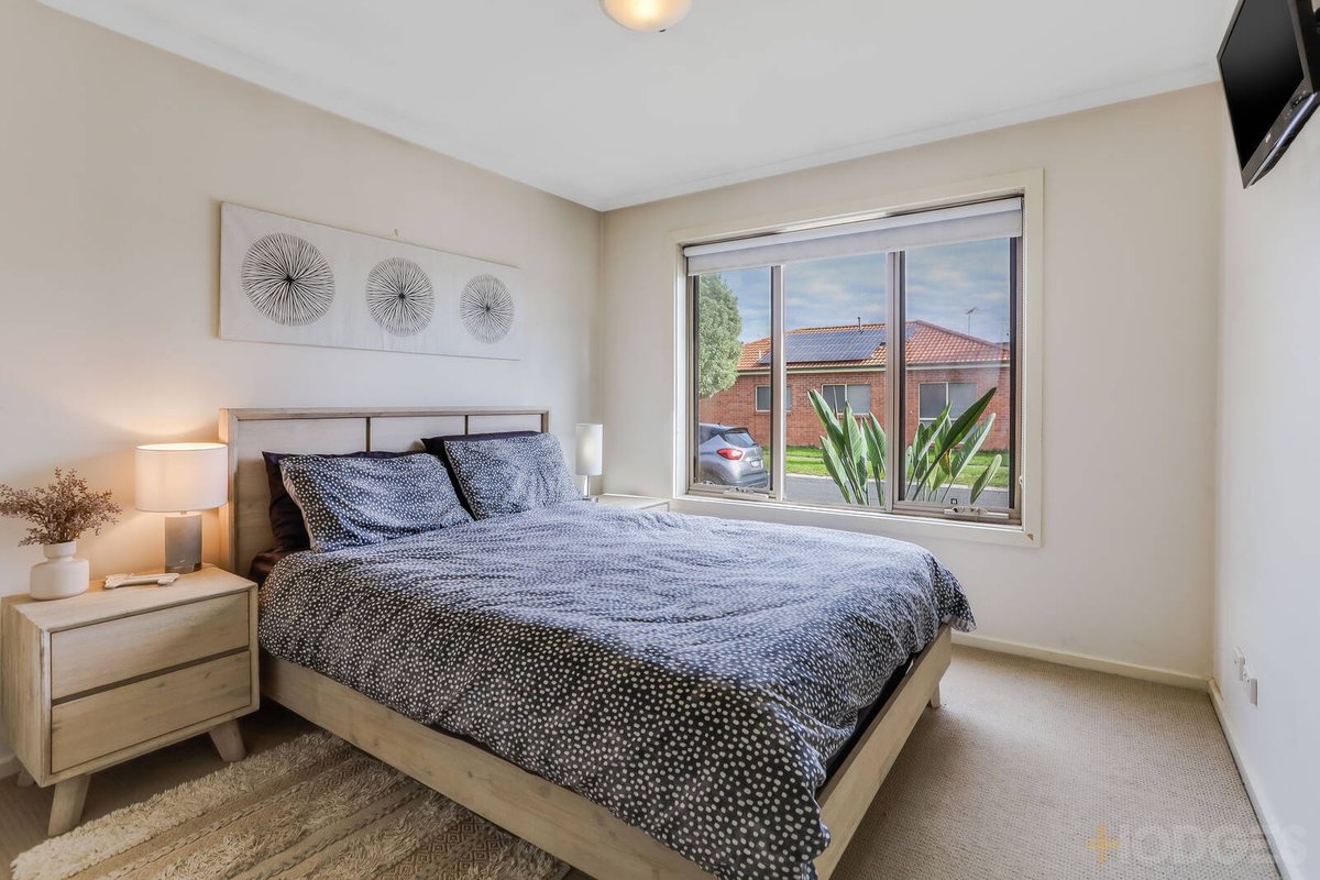 2 / 7 Montana Drive Werribee - Residential for sale