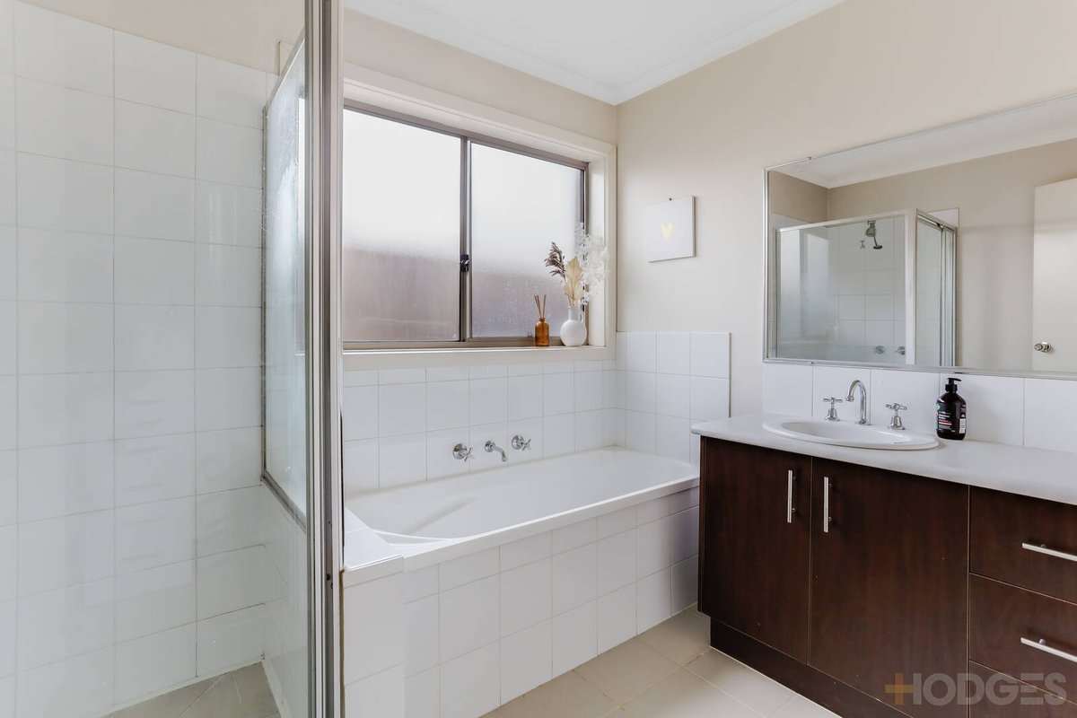 2 / 7 Montana Drive Werribee - Residential for sale