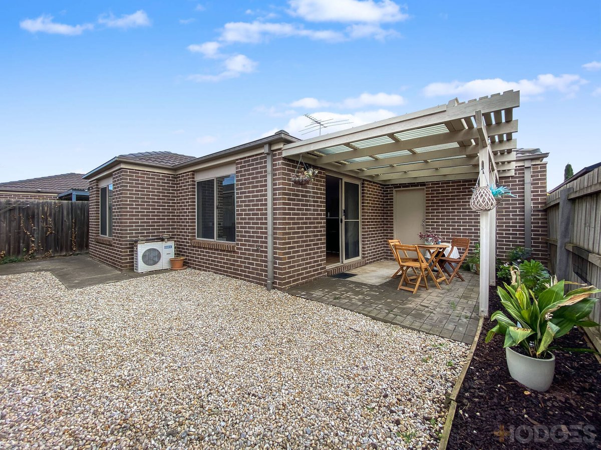 2 / 7 Montana Drive Werribee - Residential for sale