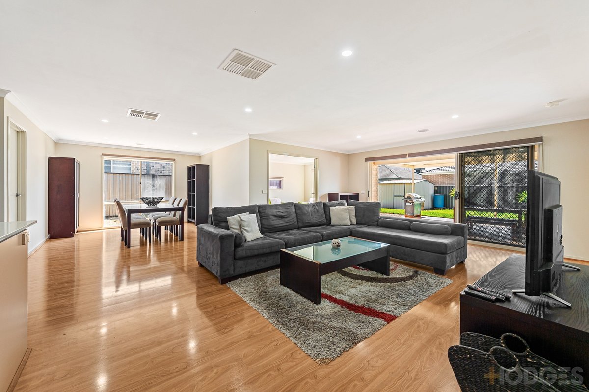 27 Winona Circuit Tarneit - Residential for sale