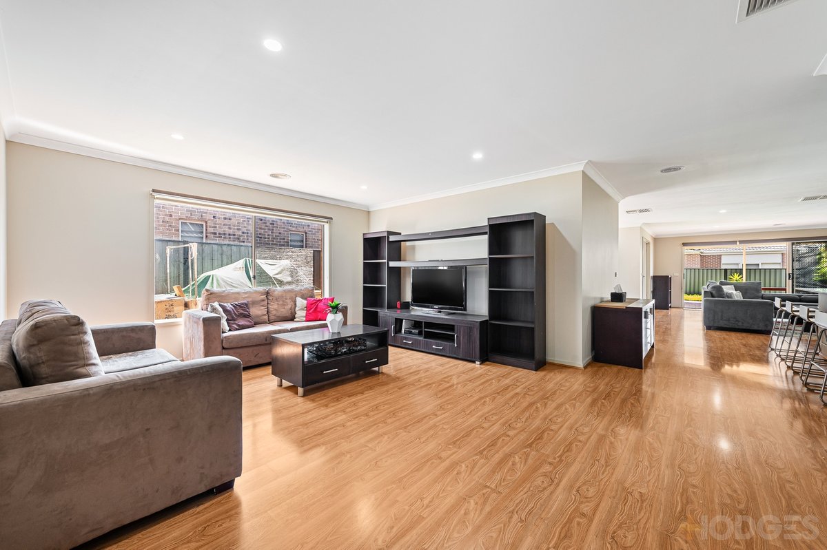 27 Winona Circuit Tarneit - Residential for sale