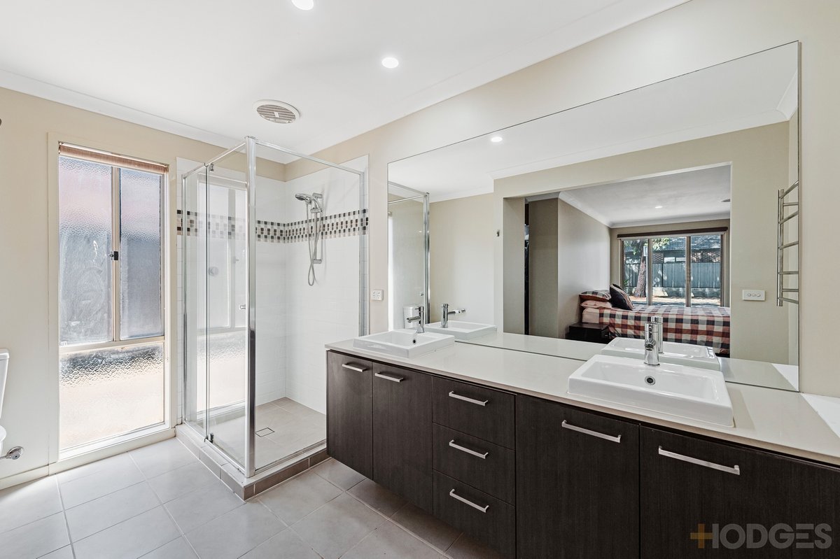 27 Winona Circuit Tarneit - Residential for sale