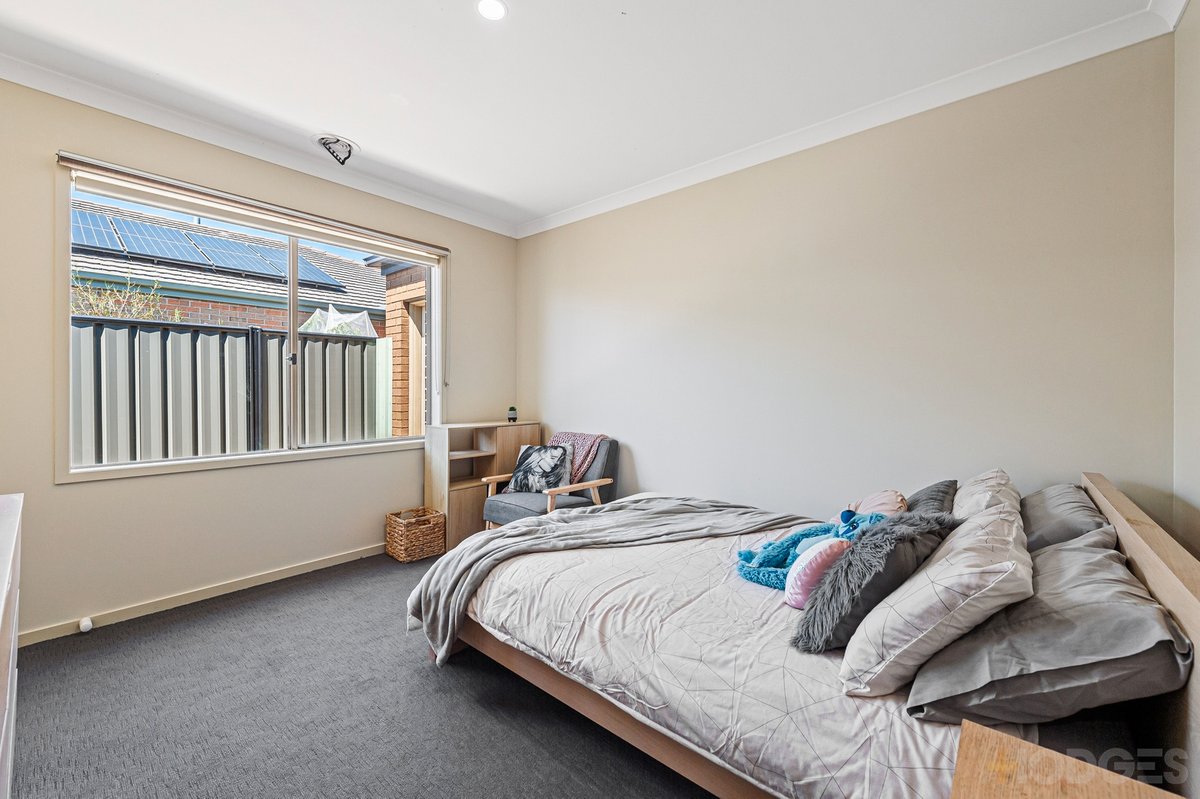 27 Winona Circuit Tarneit - Residential for sale