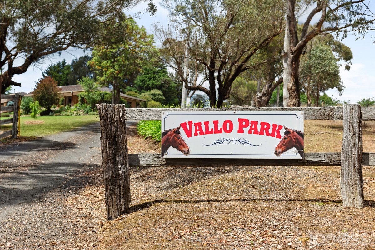 270 Ogradys Road Kilmore East - 5 bedroom property