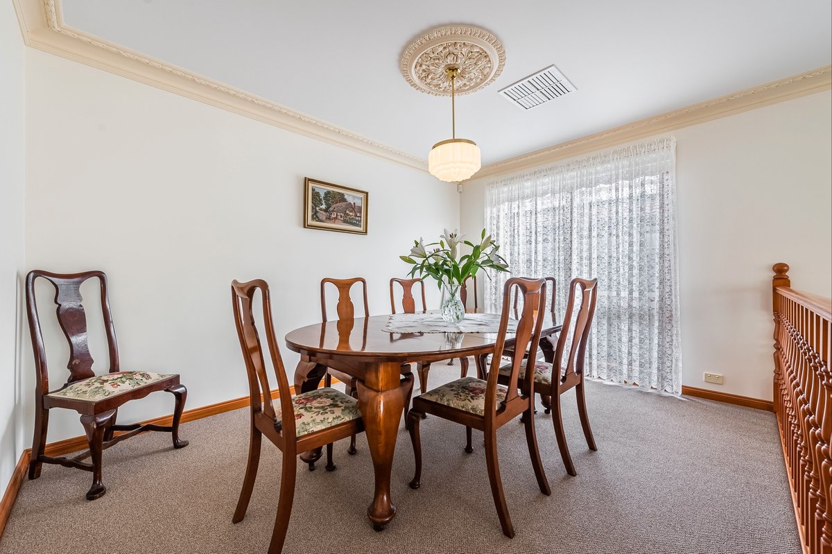 28 Golden Ash Grove Hoppers Crossing - Residential for sale