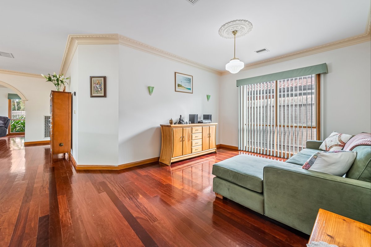 28 Golden Ash Grove Hoppers Crossing - Residential for sale