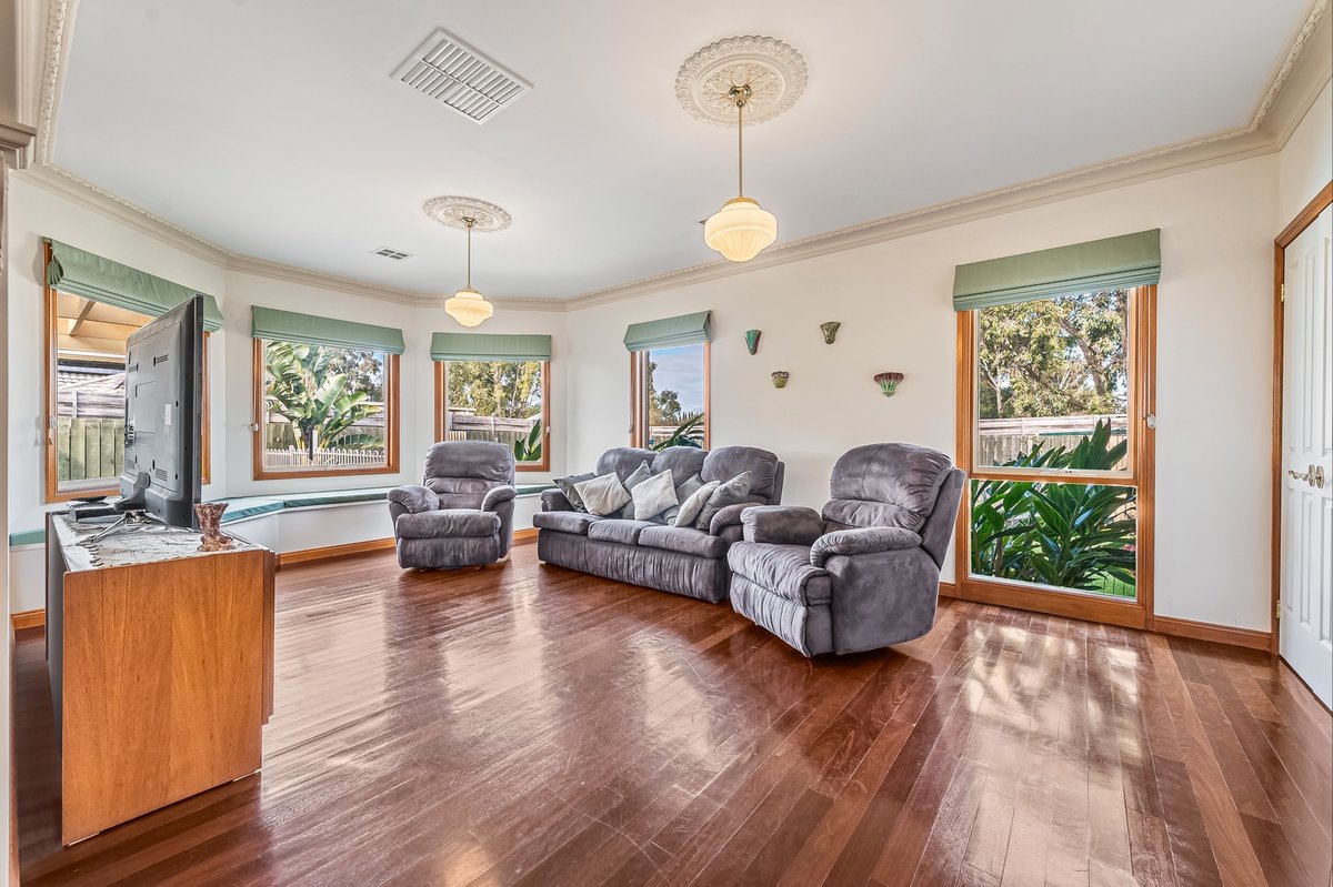 28 Golden Ash Grove Hoppers Crossing - Residential for sale