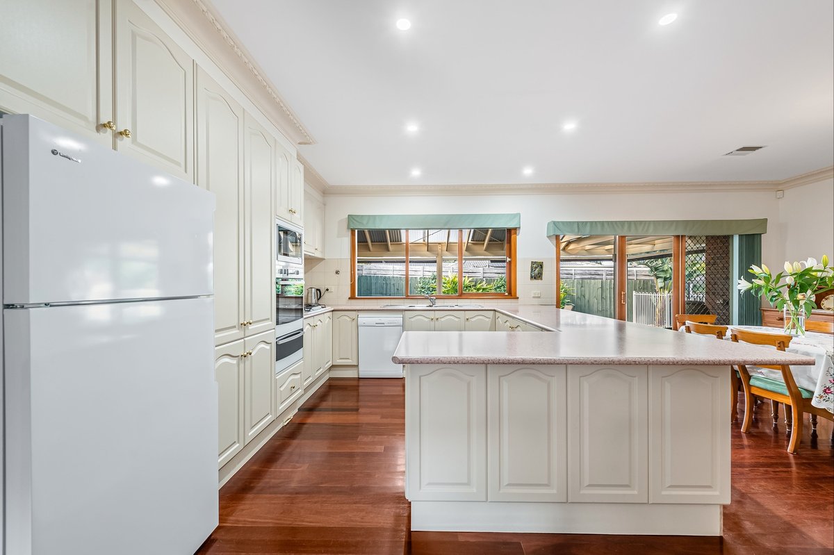 28 Golden Ash Grove Hoppers Crossing - Residential for sale