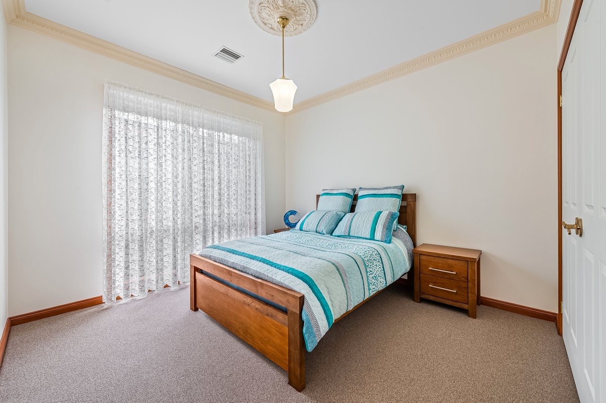 28 Golden Ash Grove Hoppers Crossing - Residential for sale